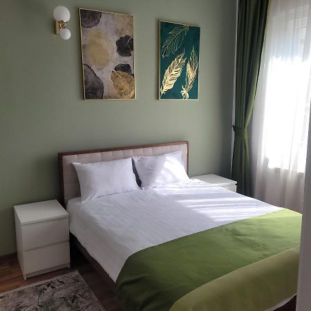 B8 - Spacious, Charming Apartment In Central סיביו מראה חיצוני תמונה