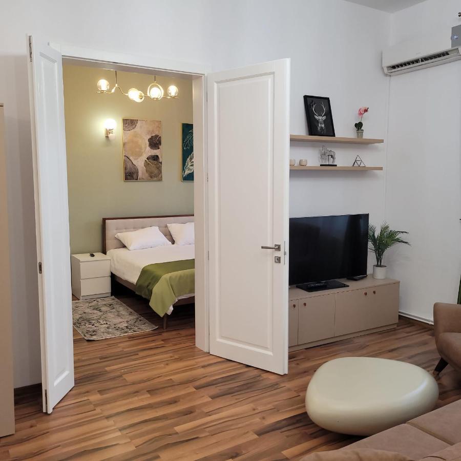 B8 - Spacious, Charming Apartment In Central סיביו מראה חיצוני תמונה